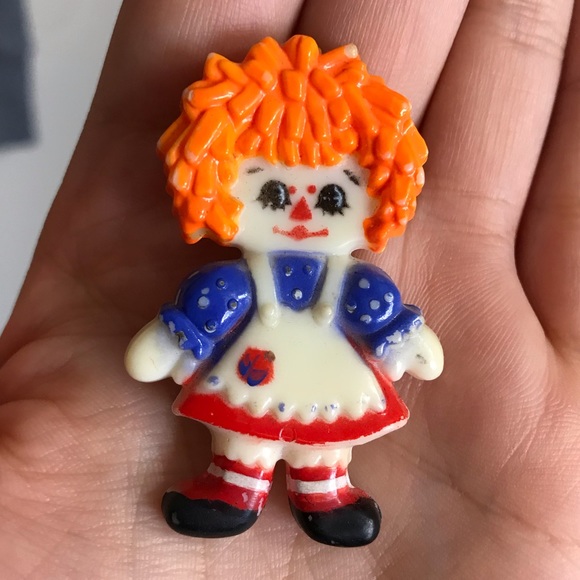 Raggedy Ann and Andy Play Time R6941 Cup Mug set of 3 3.5” PLUS FREE BROOCH PIN - Picture 10 of 11